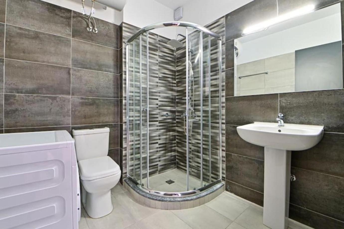 Cozy Apartment Located On Piraeus Port Area- Bagian luar foto