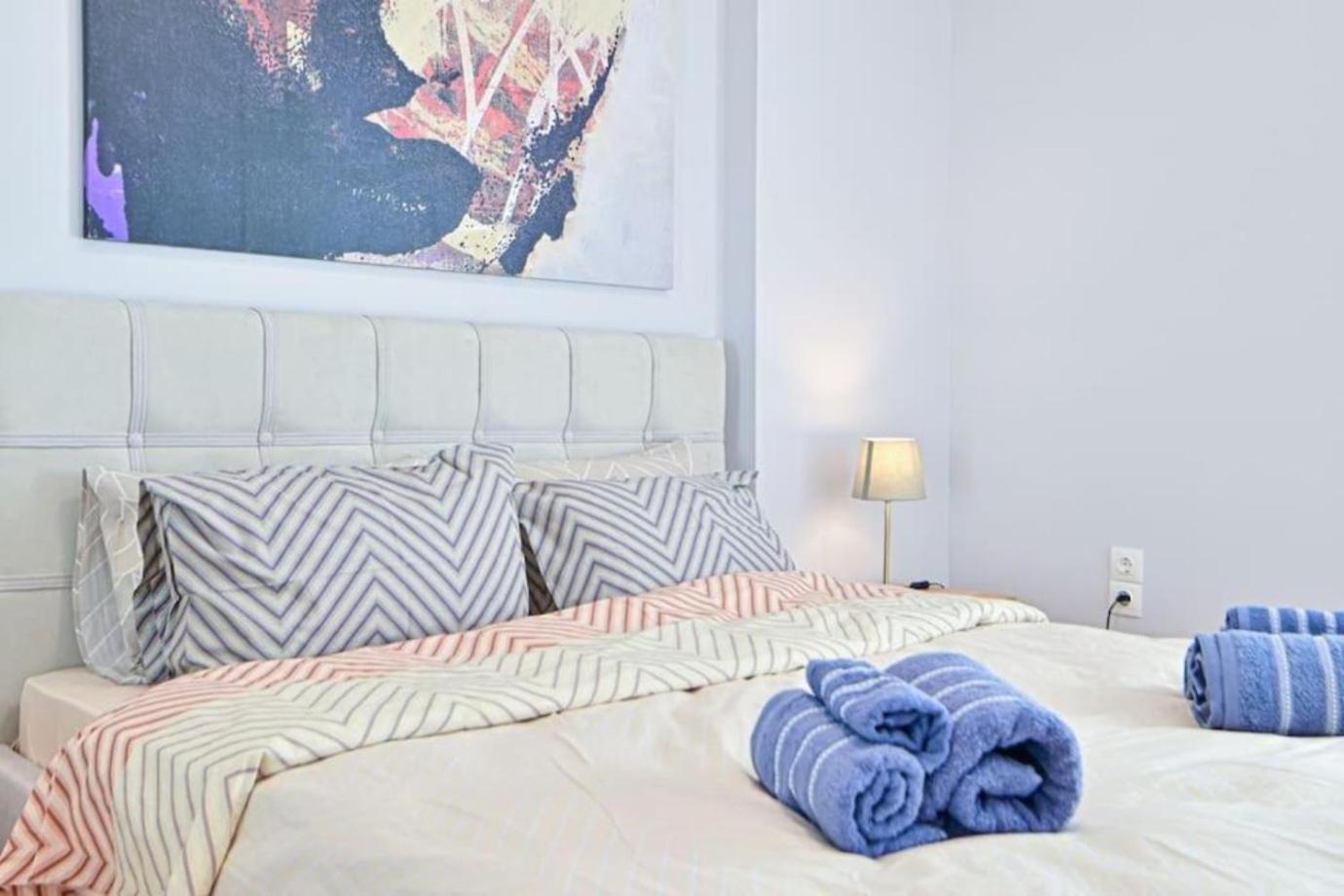 Cozy Apartment Located On Piraeus Port Area- Bagian luar foto