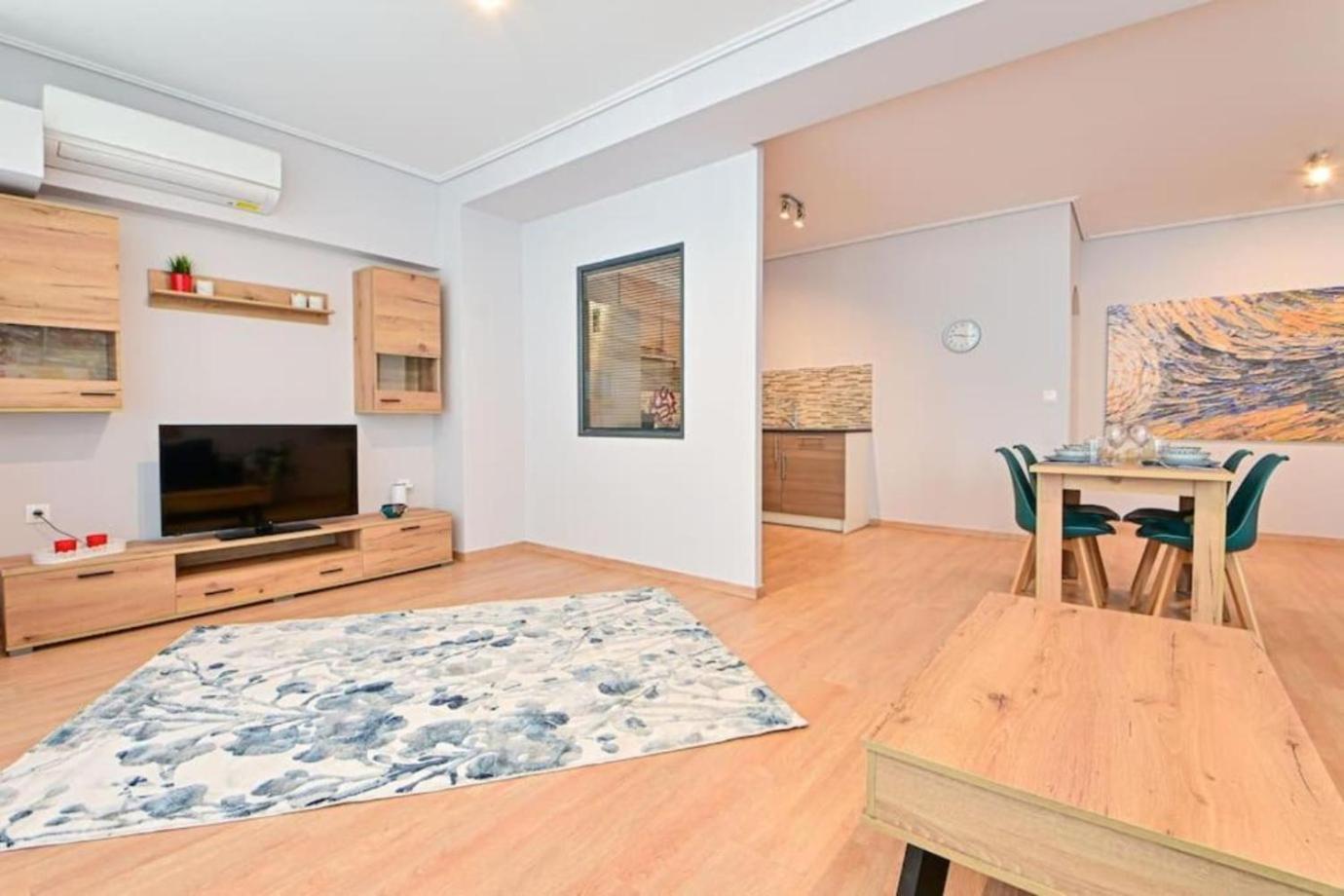 Cozy Apartment Located On Piraeus Port Area- Bagian luar foto