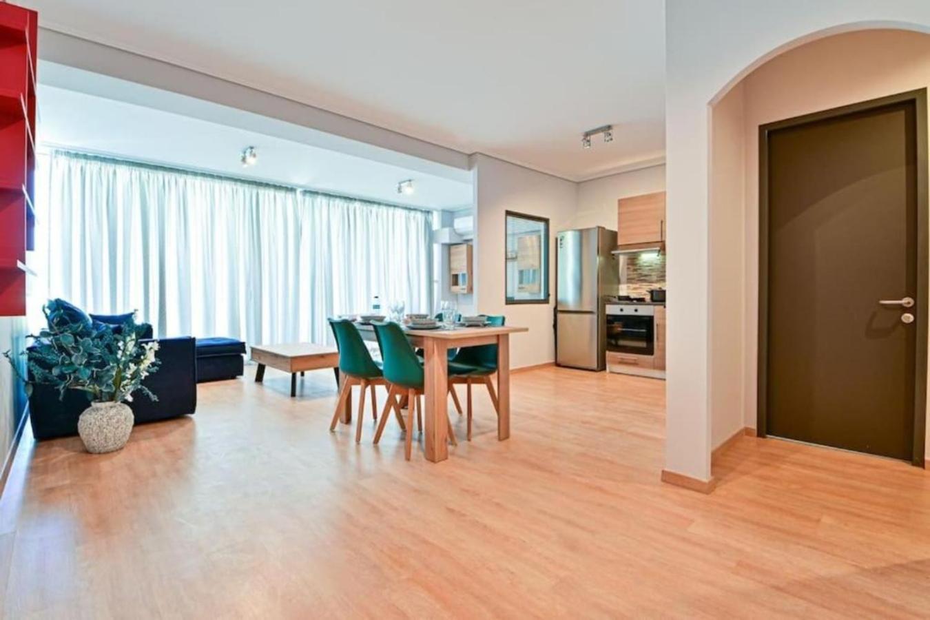 Cozy Apartment Located On Piraeus Port Area- Bagian luar foto